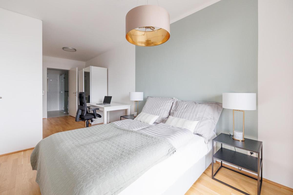 Lovely Apartment In Marina Tower - 10Min To City Center Viena Exterior foto